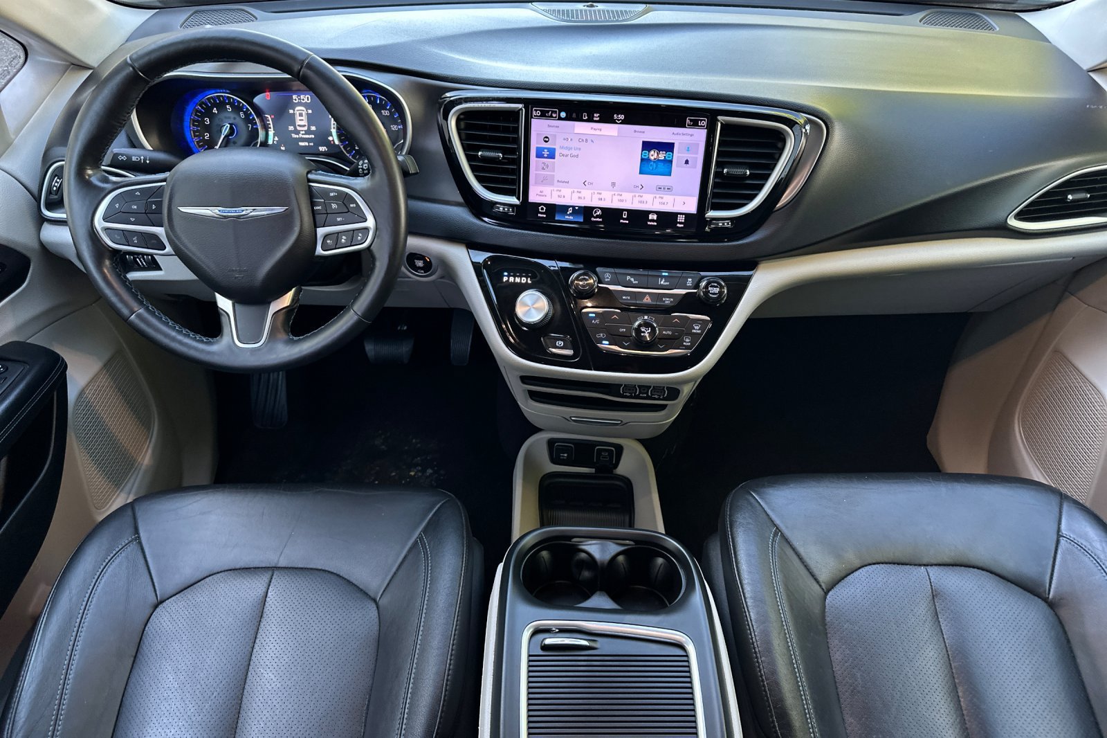 Used 2021 Chrysler Pacifica Touring-L FWD image 13