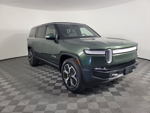 Used 2024 Rivian R1S Adventure AWD/4WD image 7