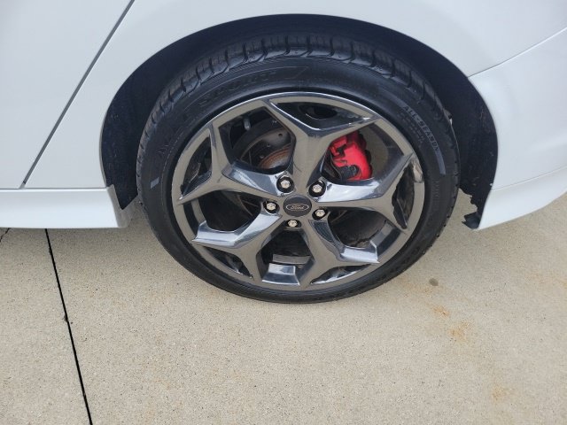 Used 2014 Ford Focus ST w/ Equipment Group 202A FWD image 13