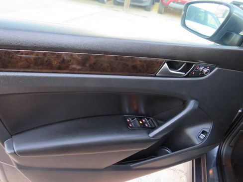 Used 2014 Volkswagen Passat TDI SEL Premium FWD image 11