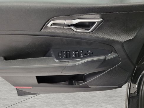 Used 2025 Kia Sportage LX image 25