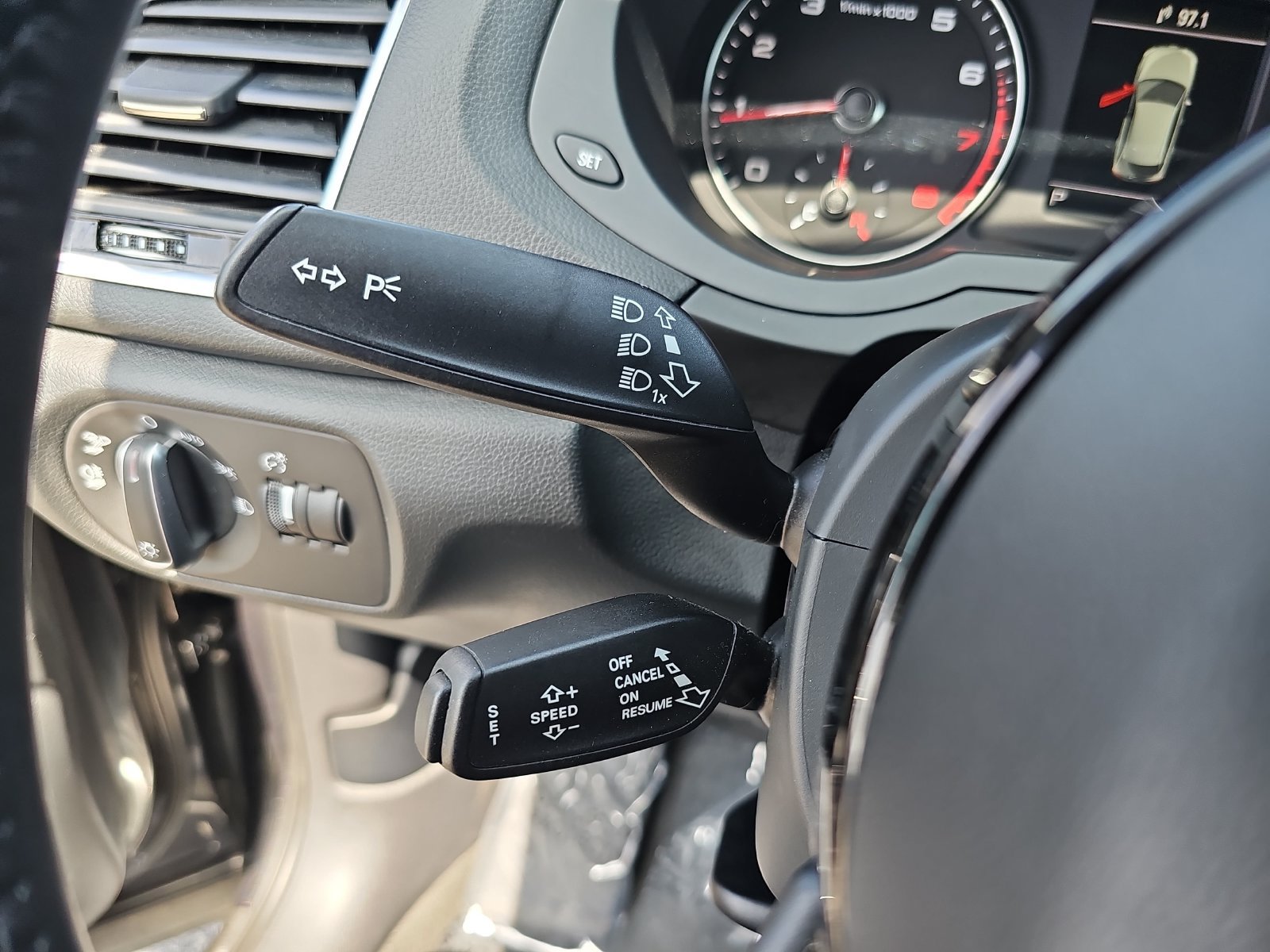 Used 2018 Audi Q3 2.0T Premium Plus AWD/4WD image 20