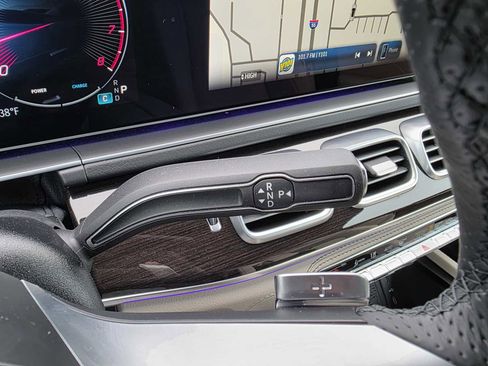 Certified 2025 Mercedes-Benz GLS 450 4MATIC image 23