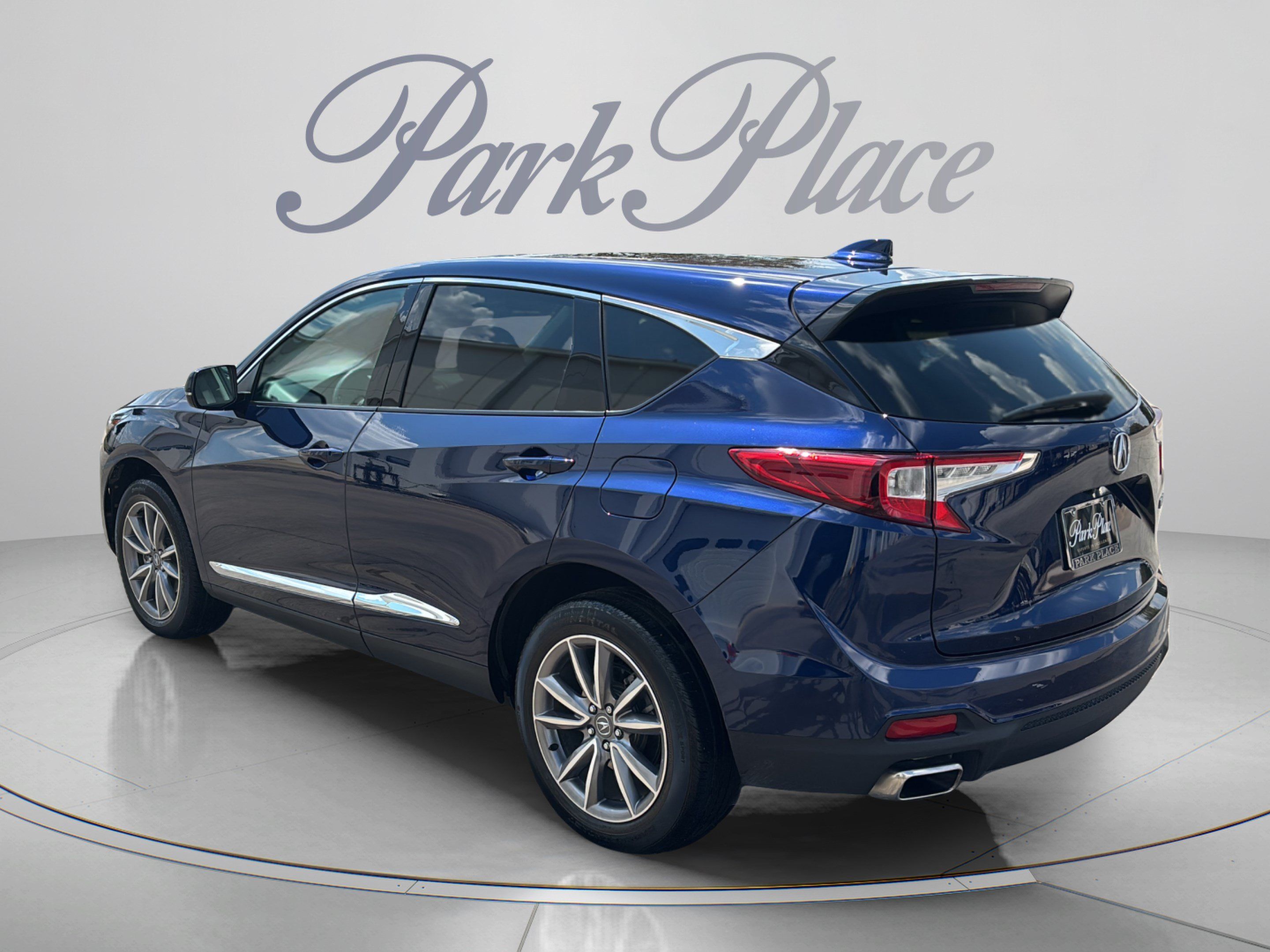 Used 2023 Acura RDX w/ Technology Package FWD image 3