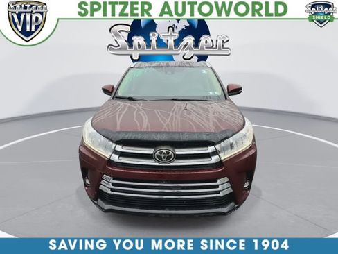 Certified 2019 Toyota Highlander Limited Platinum image 3
