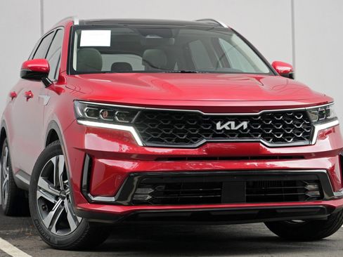 Used 2022 Kia Sorento SX w/ Panoramic Sunroof Package AWD/4WD image 2