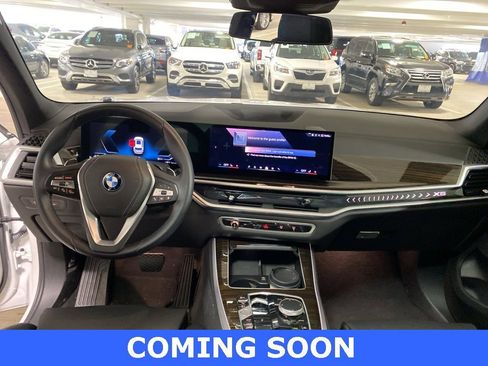 Used 2024 BMW X5 xDrive50e w/ Parking Assistance Package image 9