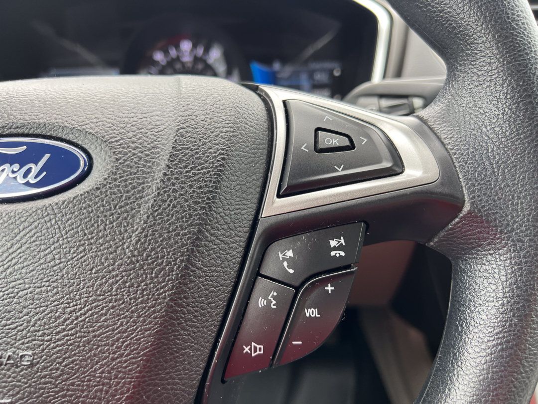 Used 2018 Ford Fusion SE FWD image 18