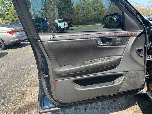 Used 2009 Cadillac DTS FWD image 10