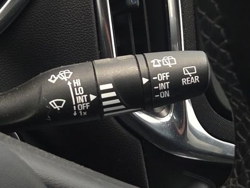 Used 2024 Chevrolet Equinox LT FWD image 41