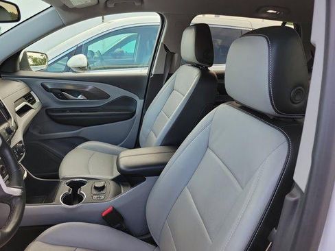 Used 2023 GMC Terrain SLT w/ LPO, Floor Liner Package FWD image 6