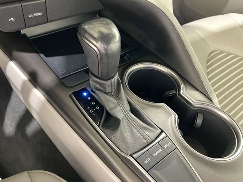 Used 2023 Toyota Camry SE image 20