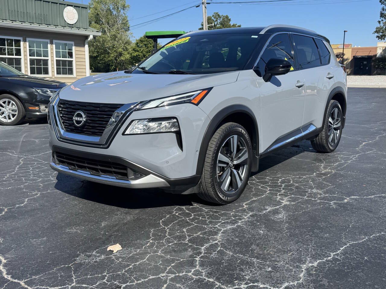 Used 2022 Nissan Rogue Platinum w/ Head-Up Display Package FWD image 3