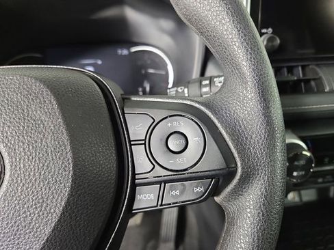 Used 2025 Toyota RAV4 XLE image 24