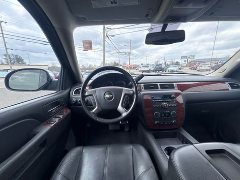 Used 2013 Chevrolet Avalanche LT image 27