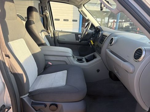 Used 2004 Ford Expedition XLT RWD image 25