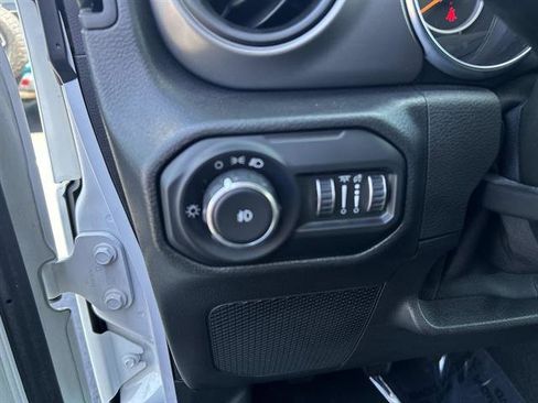 Used 2021 Jeep Wrangler Sport AWD/4WD image 16