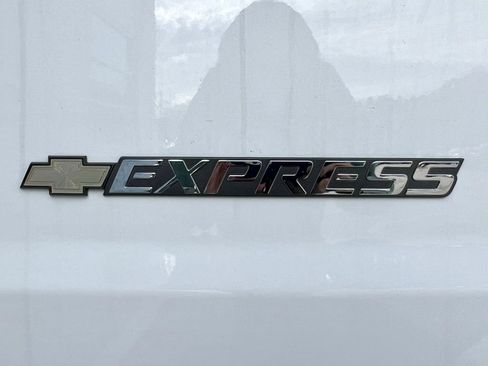 Used 2024 Chevrolet Express 2500 w/ Driver Convenience Package RWD image 8