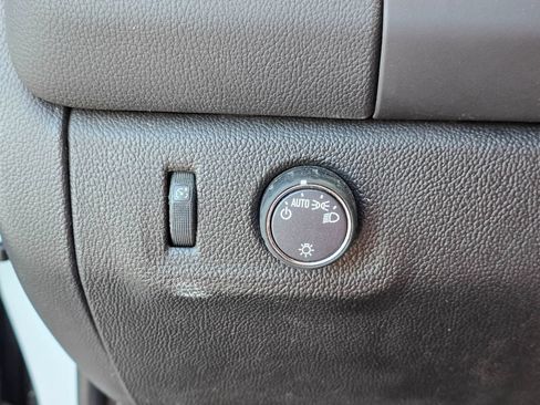 Used 2022 Chevrolet Colorado LT w/ Fleet Safety Package RWD image 24