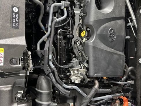 Used 2023 Toyota RAV4 LE image 10