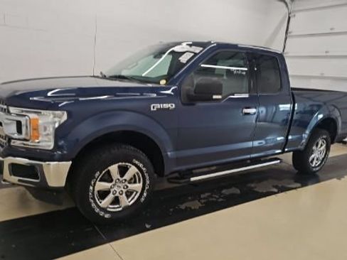 Used 2018 Ford F150 XLT w/ Equipment Group 302A Luxury AWD/4WD image 3