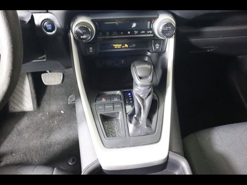 Used 2021 Toyota RAV4 XLE w/ Convenience Package image 24