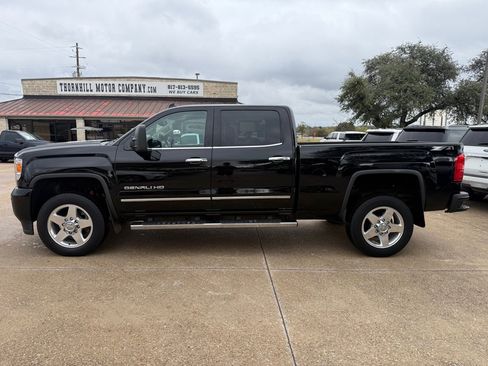 Used 2015 GMC Sierra 2500 Denali w/ Duramax Plus Package image 4