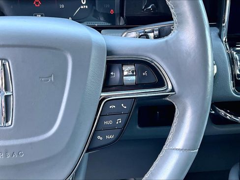 Used 2019 Lincoln Navigator Reserve AWD/4WD image 25