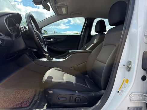 Used 2022 Chevrolet Malibu RS FWD image 3