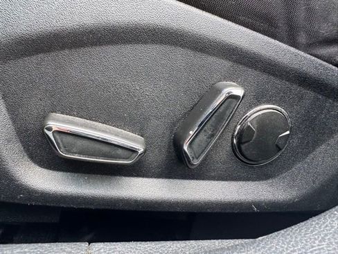 Used 2020 Ford Fusion SE FWD image 15