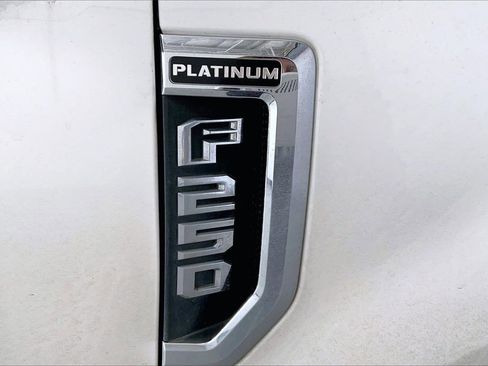 Used 2019 Ford F250 Platinum w/ Platinum Ultimate Package image 9