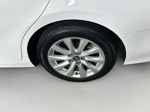 Used 2020 Toyota Camry LE image 11