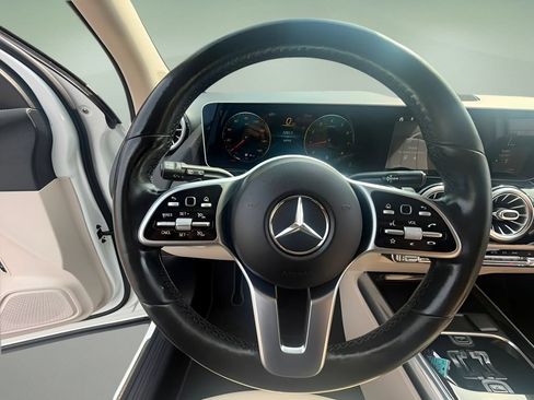 Used 2021 Mercedes-Benz GLA 250 4MATIC image 12