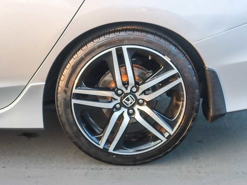 Used 2017 Honda Accord Sport image 10