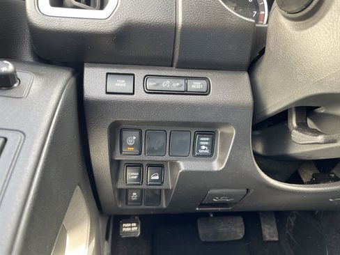 Used 2025 Nissan Frontier SV w/ SV Convenience Package image 25