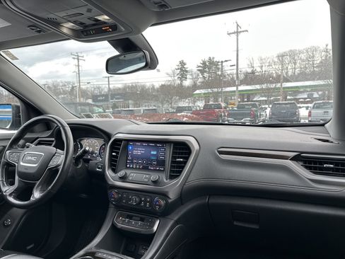 Used 2022 GMC Acadia AT4 w/ Technology Package image 15