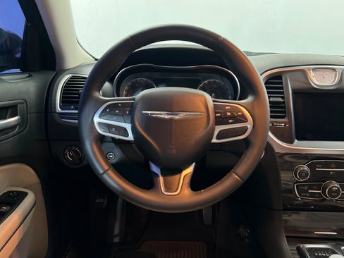 Used 2018 Chrysler 300 Touring w/ Sport Appearance Package RWD image 12