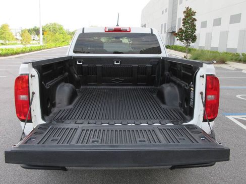 Used 2018 Chevrolet Colorado W/T w/ WT Convenience Package RWD image 17