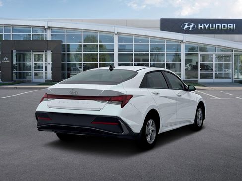 New 2026 Hyundai Elantra SE FWD image 7