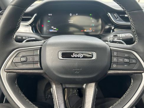 Used 2023 Jeep Grand Cherokee 4WD 4xe w/ Luxury Tech Group II image 9