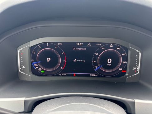 Used 2022 Volkswagen Atlas Cross Sport SE w/ Panoramic Sunroof Package image 21