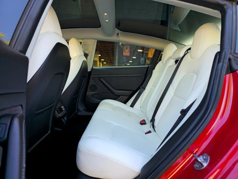 Used 2022 Tesla Model 3 RWD image 26