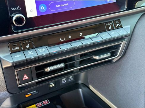 Used 2025 Toyota Camry LE w/ Convenience Package image 32