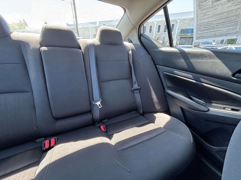 Used 2025 Nissan Altima 2.5 SV FWD image 37