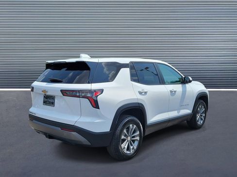 Used 2025 Chevrolet Equinox LT image 3