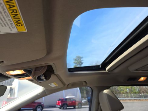 Used 2018 Honda Odyssey Elite image 14