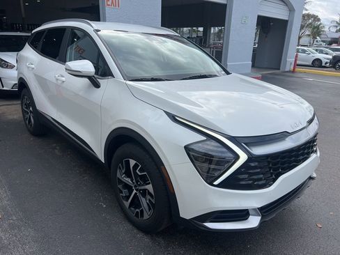 Certified 2025 Kia Sportage EX image 3