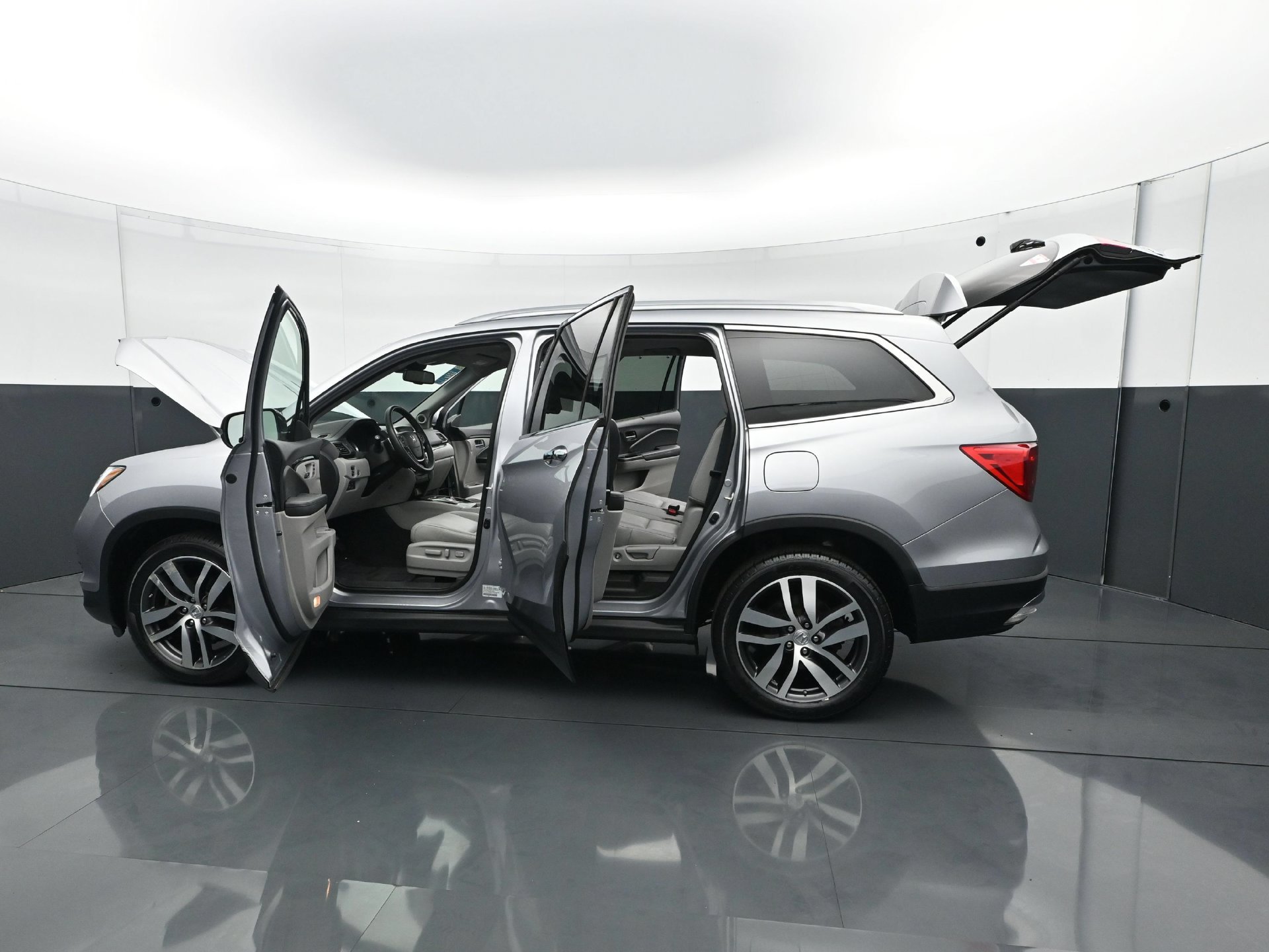 Used 2017 Honda Pilot Touring image 31