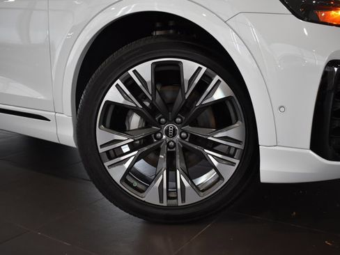 Used 2025 Audi Q8 Premium Plus w/ Premium Plus Package AWD/4WD image 2