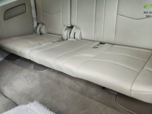 Used 2015 Cadillac Escalade Luxury RWD image 31
